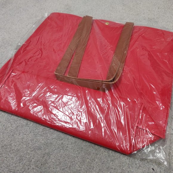 BNWT Faux Leather Hello Kitty shoulder bag - Picture 5 of 5